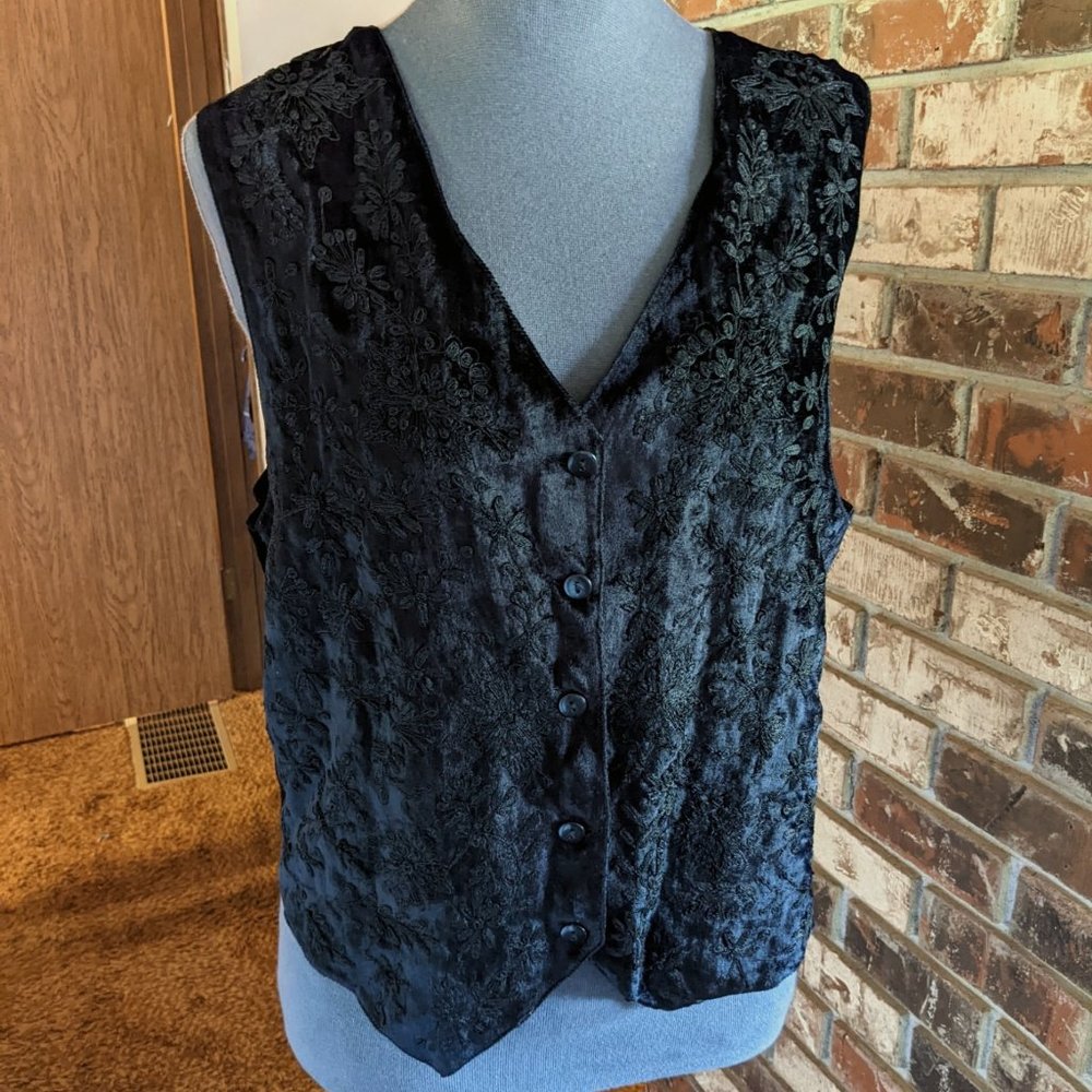 Orvis Rayon Velvet Embroidered Vest